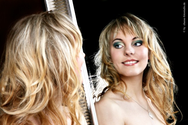 Sindy - Haarverdichtung: Dana Steinert, Make up: Kristin Haupt Friseurmeisterin Visagistin, Fotoshooting im April 2012